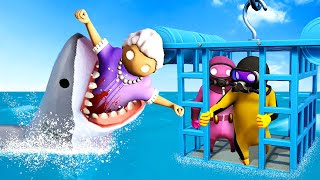 Saving GRANNY from Sharks - Gang Beasts (Funny Moments)