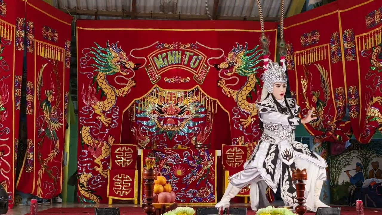 Đoàn tuồng cổ Minh Tơ về Miễu cây Bàng Gò Công phục vụ bà con