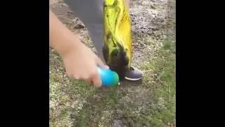 Download Lagu Pembersih kasut bola ajaib! Mana nak dapat alat pembersih kasut bola ni? MP3