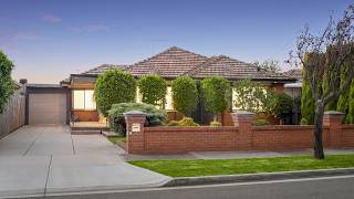 Harcourts Rata & Co LIVE Auction: 30 Melton Cres, Lalor / Auc: Tony Lombardi / Agent: Mario Tucci