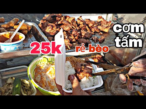 Video Xe Cơm Tấm Sườn Nướng Gía 25k=1.1 usd một hộp Cơm Ẩm... - youtube