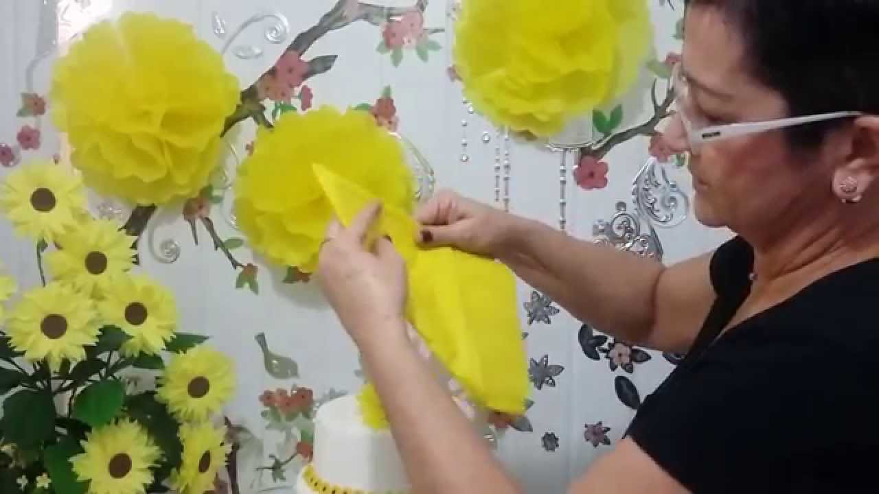 Aula 26 - Mesa Amarela(2.3) Como fazer flores gigantes de papel de seda -  Artesanato