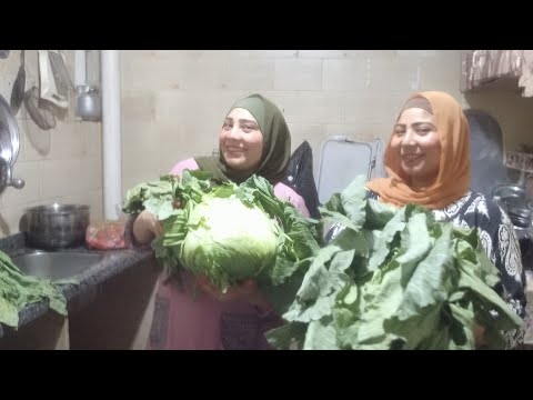 تعالي بسرعه شوفونا احنا بنعمل محشي 