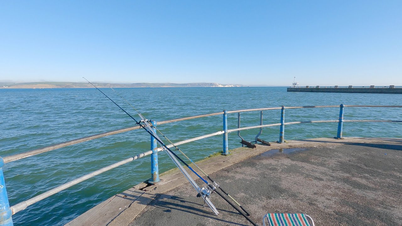 A cold and "rubbish" day on Weymouth Pier YouTube