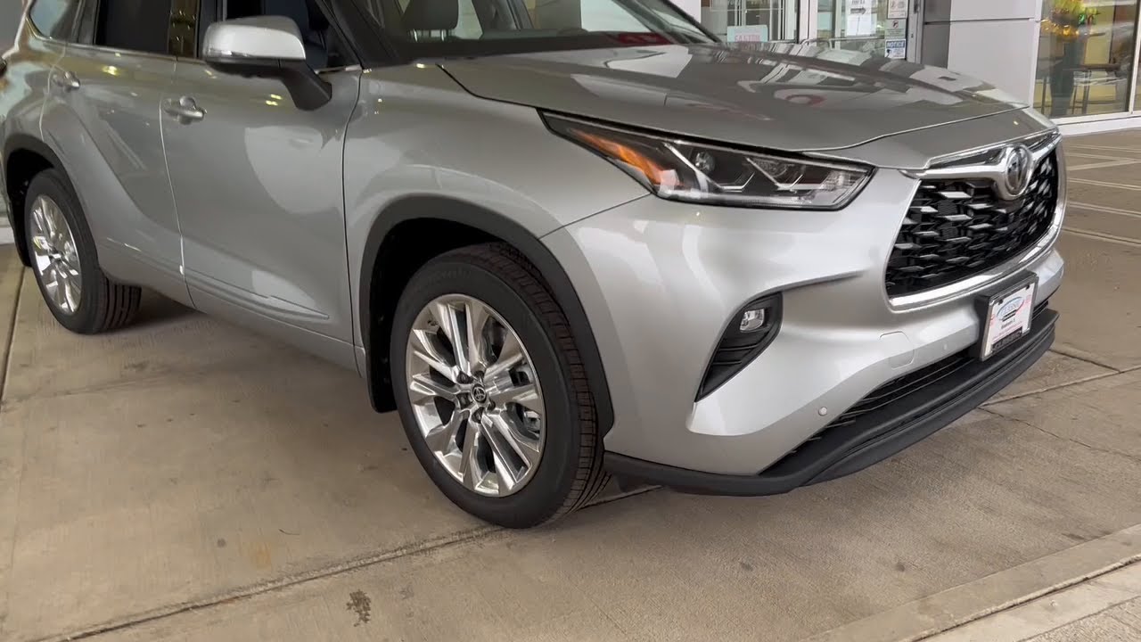 2023 Toyota Highlander Limited near me Waukegan, Gurnee, Kenosha, WI ...