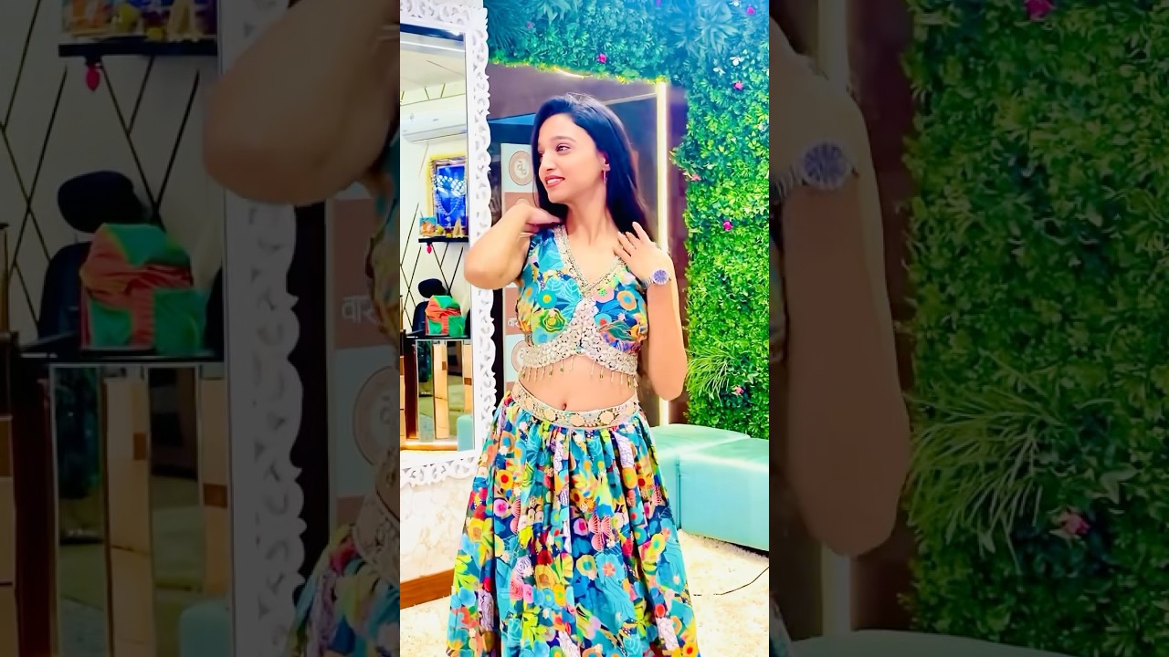 Complete Handworked Croptop & Skirt for you 