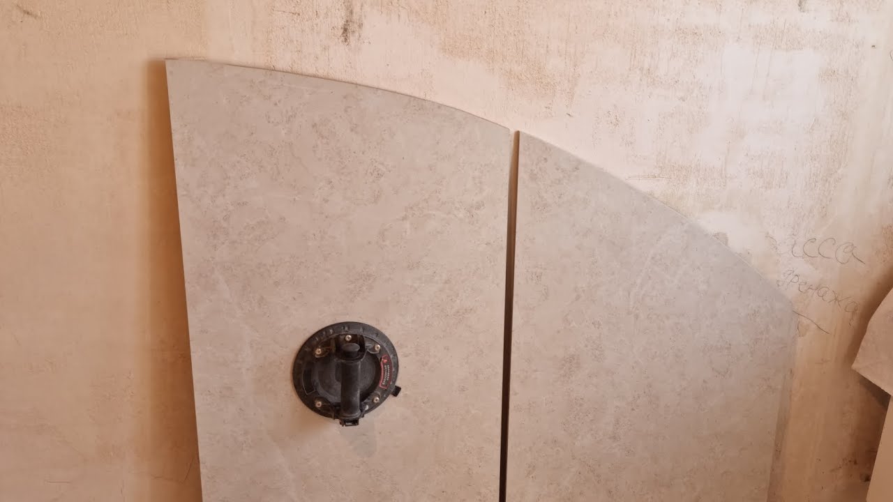 Укладываю плитку на балконе - YouTube