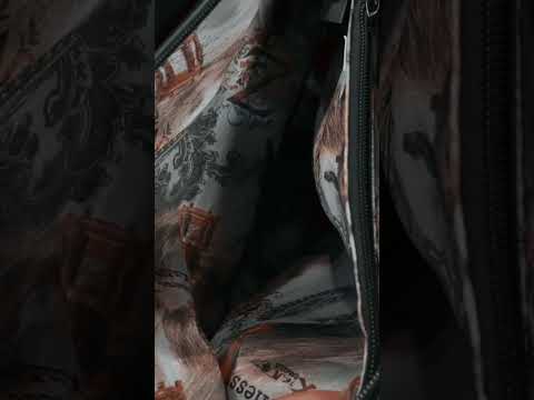 حمص اكسسوارات   موضة      جلد شانيل 