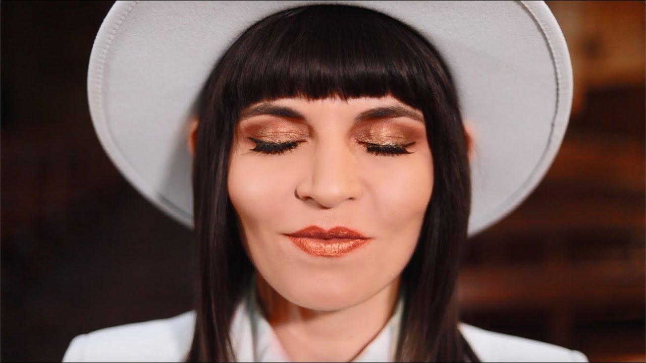 Turn It Over - Lara de Belder (Official Music Video)