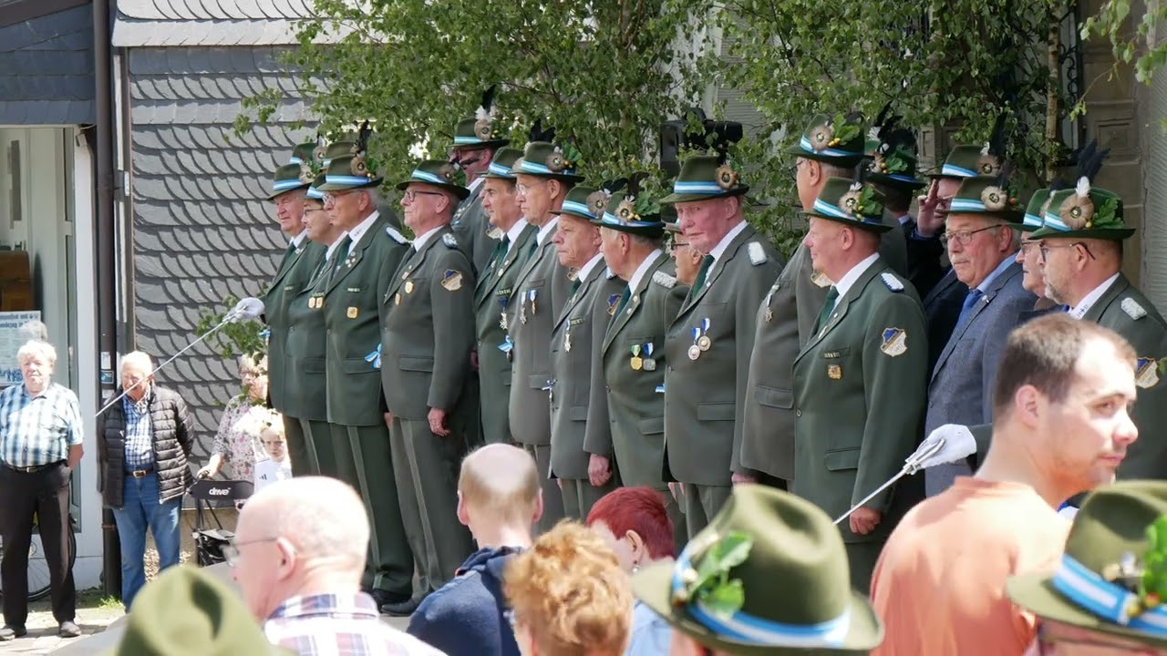 Schützenfest Brilon 2024 Abholen der Fahne
