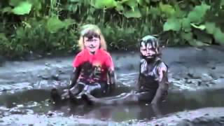 Смешные маленькие дети.Погуляли!!! \ Funny children