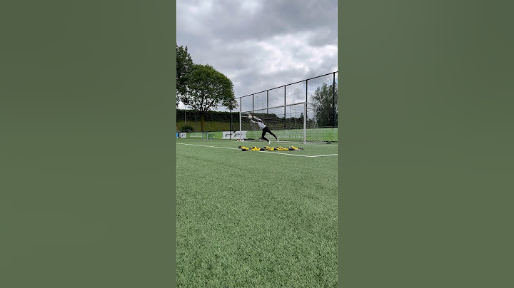 Reflex training for goalkeepers ⚡️ #goalkeepertraining #goalkeeperdrills