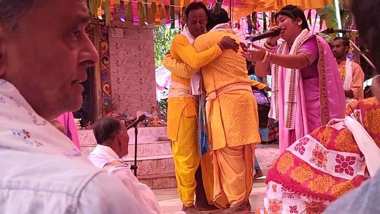 Naam kirtan vaktimulak Radha Radha m. V. 104