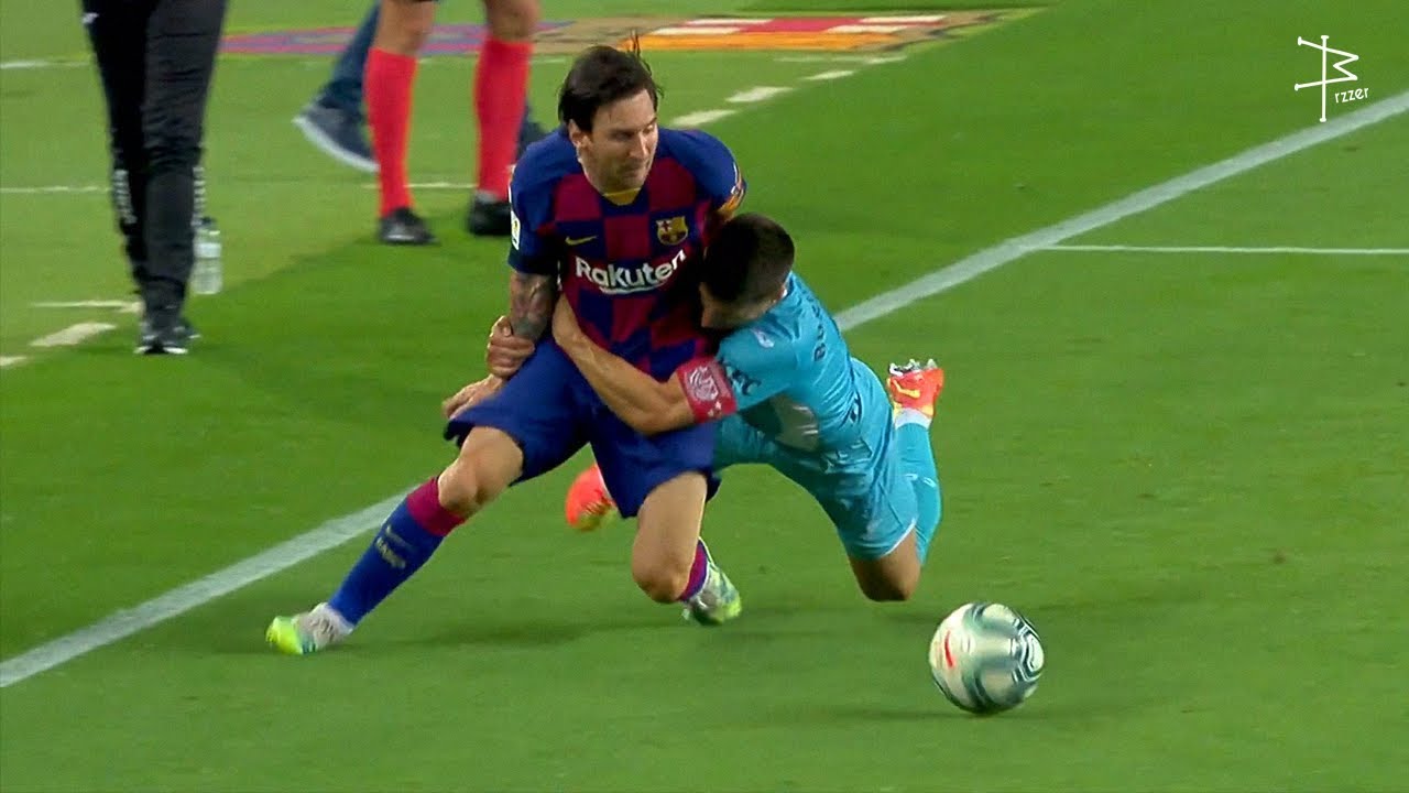 Comedy Fouls & Funniest Moments in Football