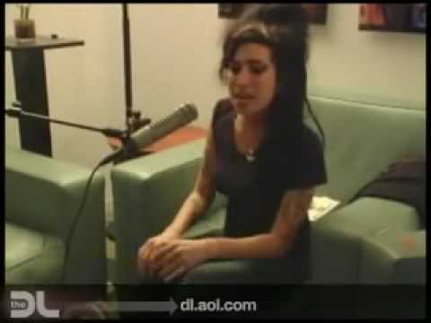 Amy Winehouse - Love is a Losing Game *Live* acous...