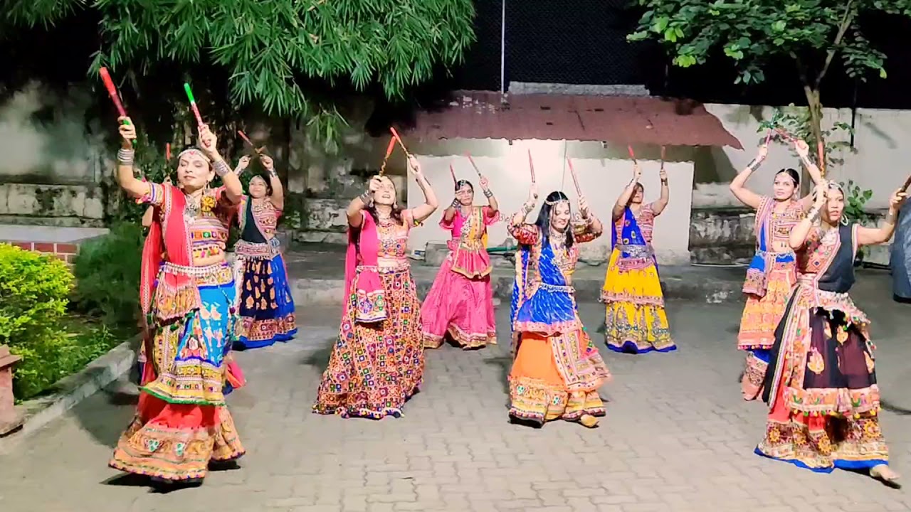  latest  dance  2023  teej  hariyaliteej  Chitrakoot  Navratri Garba 2021