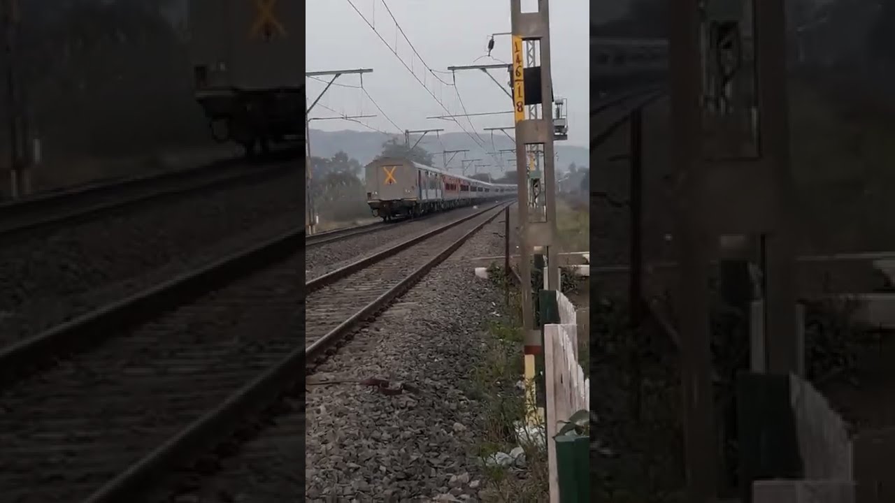 Sinhagad Express | Pune - Mumbai CSMT