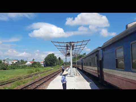 Video [4669] D20E - 003 kéo tàu SE21 vào đường 1 ga Tam Kỳ... - youtube