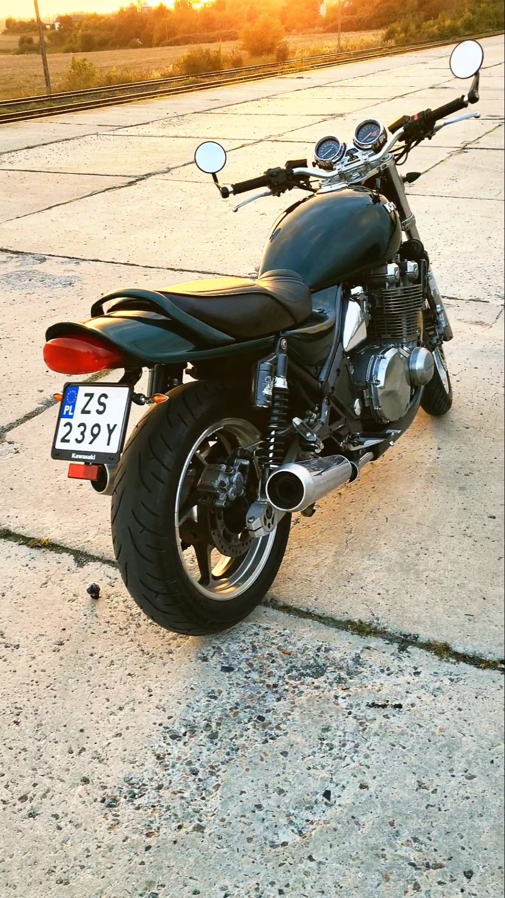 Kawasaki Zephyr 1100 Engine sound - YouTube