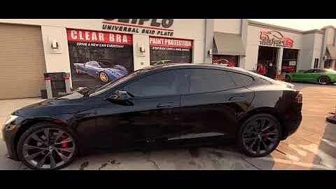 Tesla Model S looks like Knight Rider ( Chrome Delete)