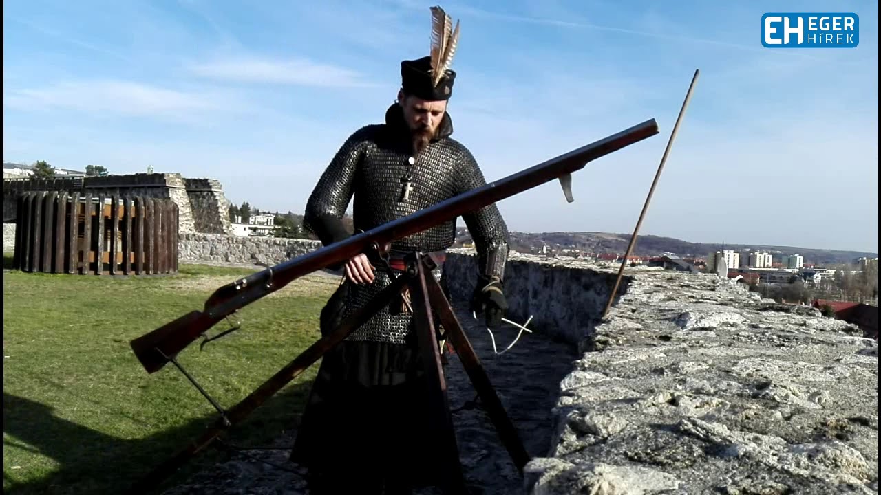 Díszlövés az Egri Várból 15.52-kor