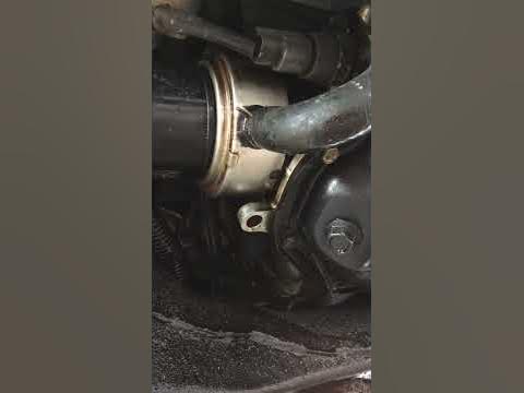 04 G35 oil leak - YouTube