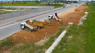 The Driver Smart Skills Command Dozer Partner Dump Trucks Jobs Landfill Nearby Highway Road