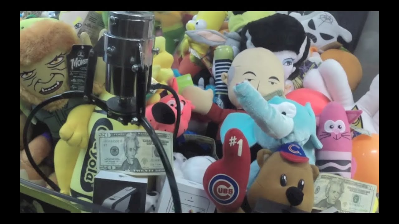$20 BILLS & IPHONES IN CLAW MACHINE ILLEGAL!
