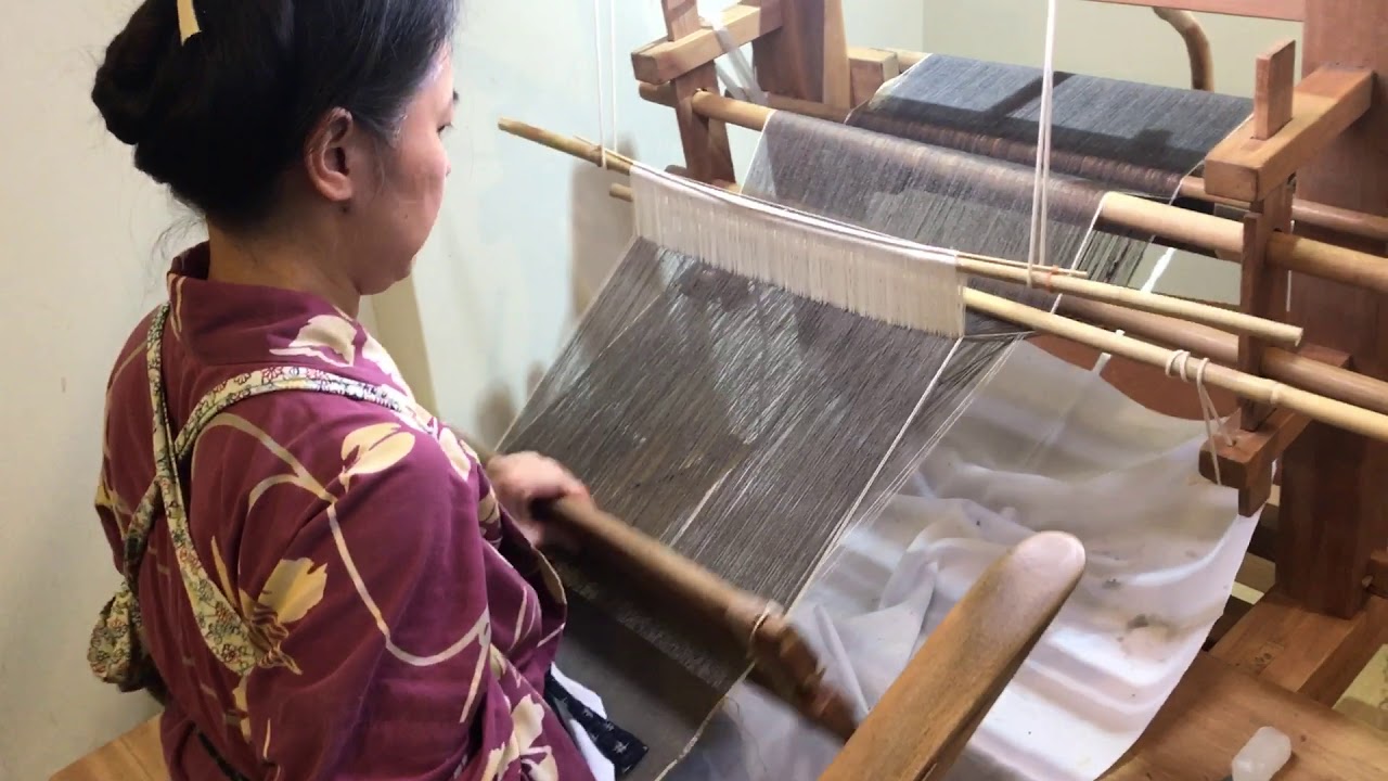 地機(じばた)織り