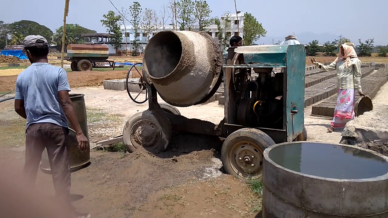 HOW TO MAKE CEMENT BRICKS - YouTube