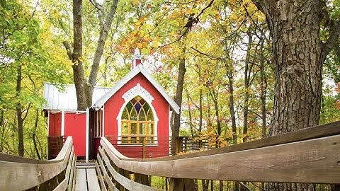 Little Red Treehouse at the Mohicans in Ohio!Featured on treehouse masters & designed by Pete Nelson