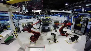 Robots NM 45 for Plastic Moulding Application | Comau