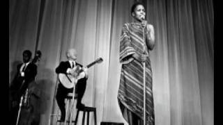 Video voorbeeld van "Miriam Makeba - Mama Afrika"