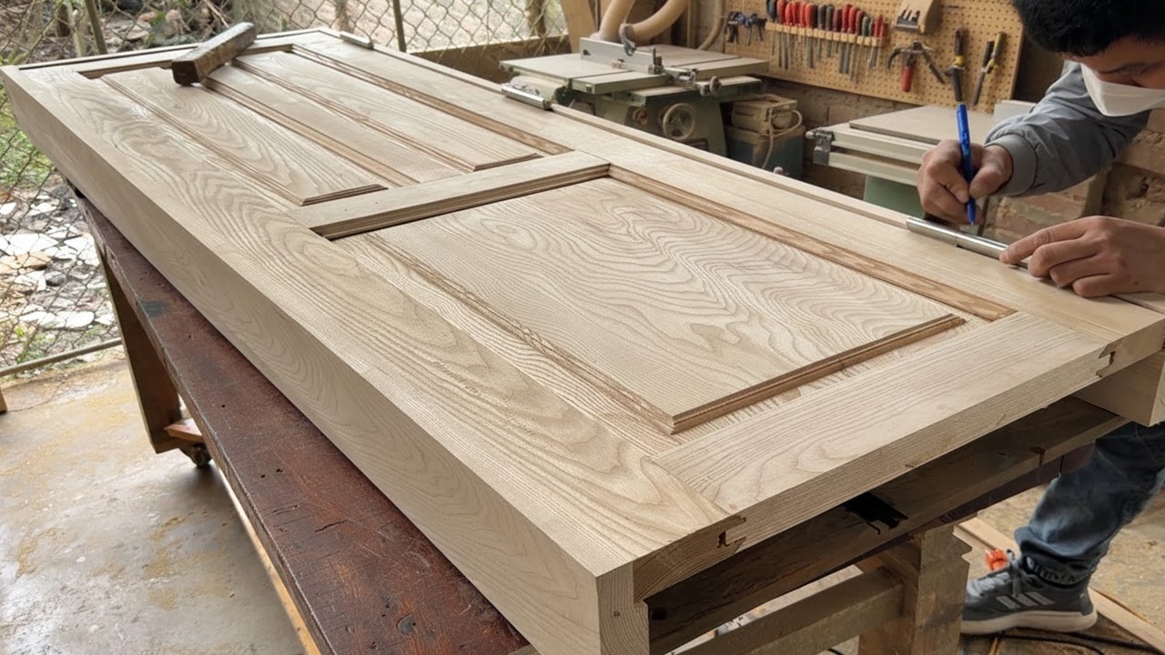 Why Engineers Are Shocked by This 30-Year-Old Carpenters Door Build.The Art of Making Interior Doors