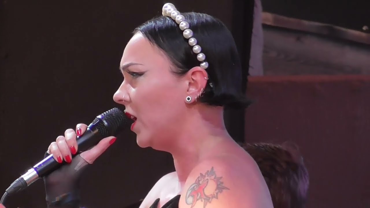 Sussu Erkinheimo & Laitakaupungin orkesteri - Misirlou / Anyone Who Had a Heart