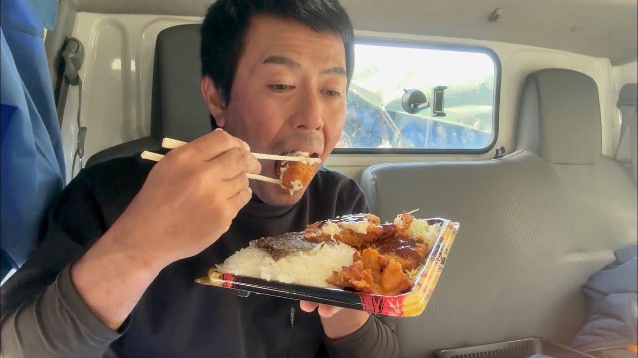 ハンバーグかつ弁当  カニクリームコロッケ  1230円  かつや