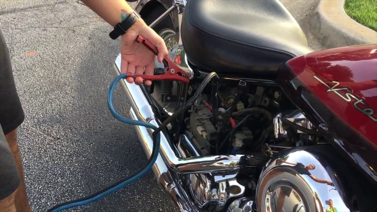 Jump starting a dead battery [Motorcycle] - YouTube