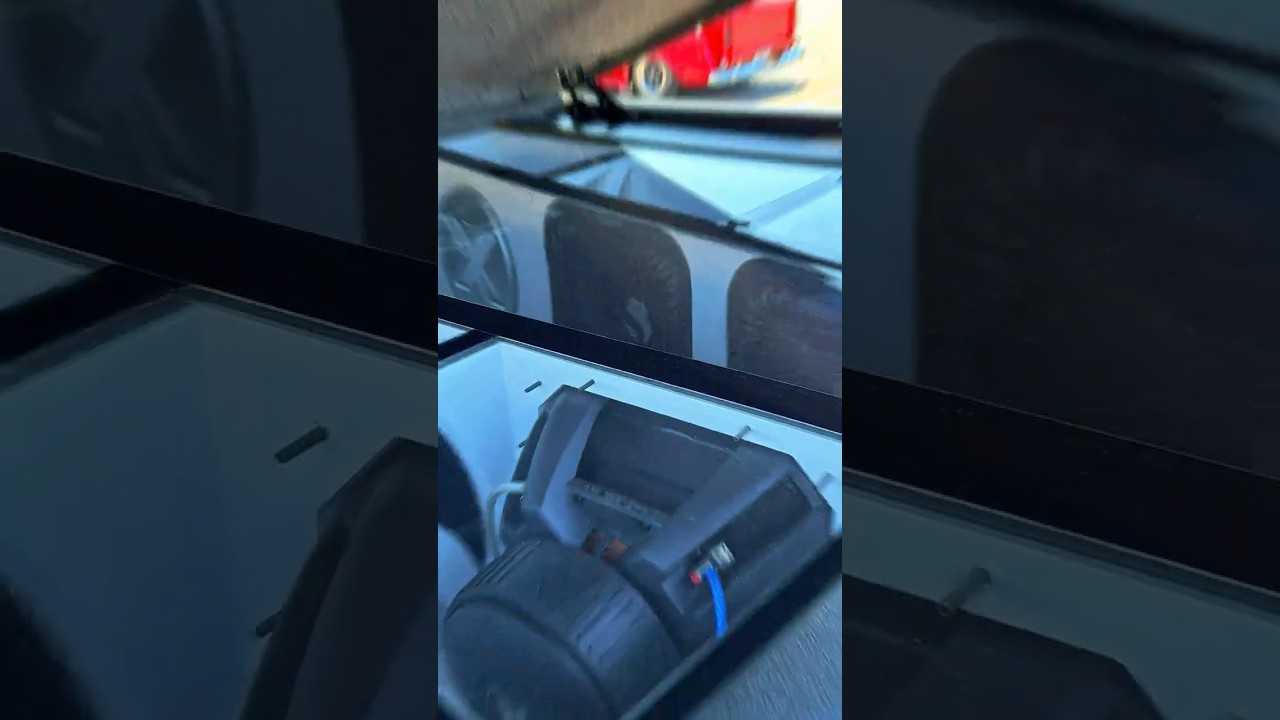 Kicker Solo X 15 Blowthrough on 4 Warhorse 3600.  