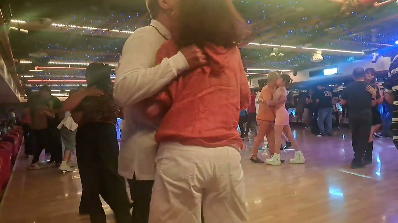 翅仔舞，板橋九重天星期五晚上，高手如雲熱鬧好玩