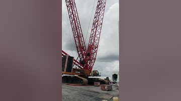 lắp đặt trụ điện gió với cành cẩu 800 tấn