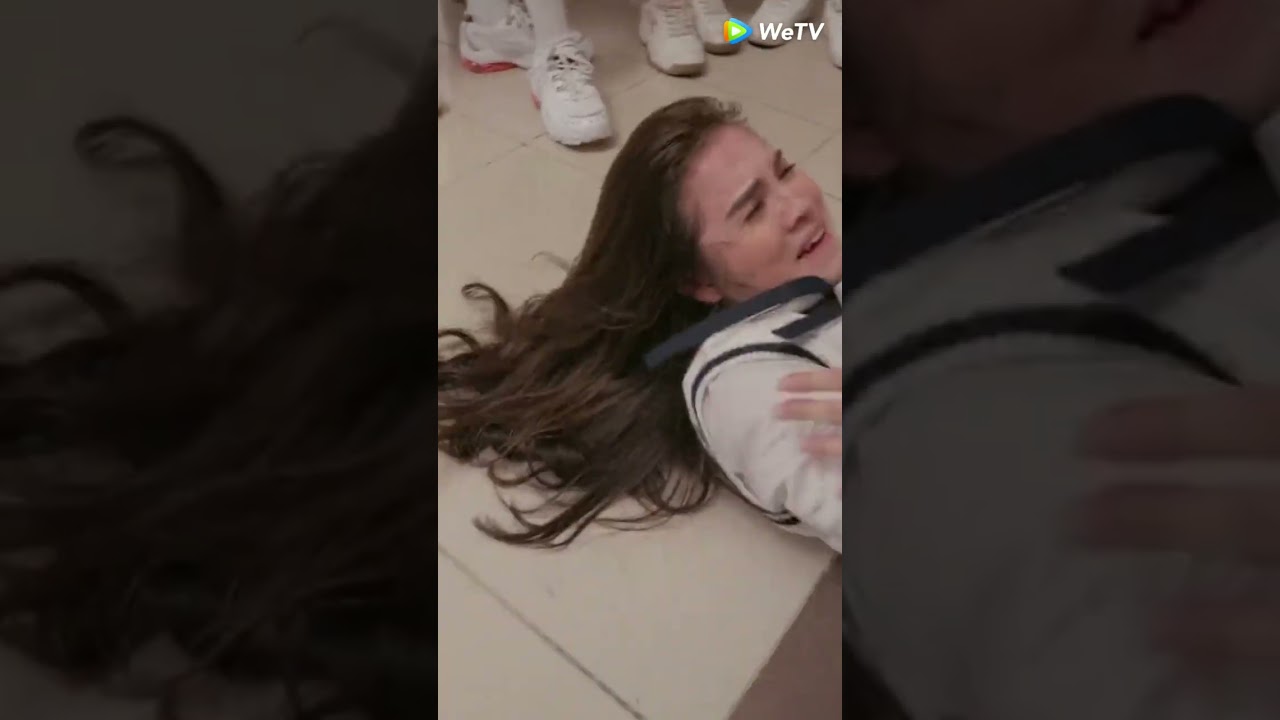 Dua cewek saling berantem! 😱😬 #WeTVOriginalLittleMom #NatashaWilona #AlGhazali #shorts