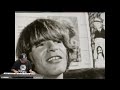 Miniature de la vidéo de la chanson Выглянув За Дверь