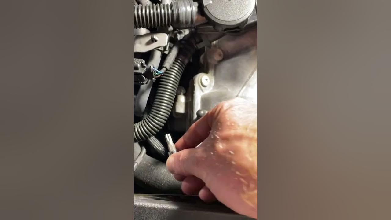 Porsche Macan Broken Timing Cover Bolts YouTube