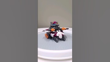 Legacy Skullgrin and Fasttrack Combine into a Voltron Doom Tank!