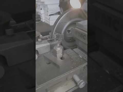 HOW TO BE GRINDING CAREFULLY AND CUTTING SMOOTHLY ON DISC ROTOR OF MERCEDES E350 2013