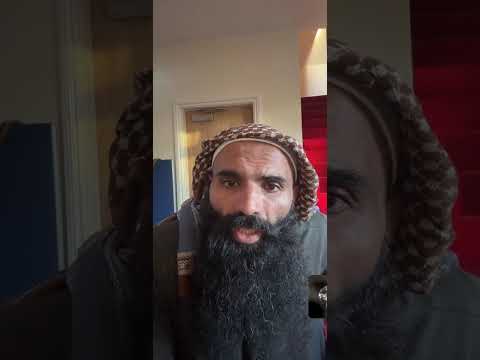 حوار لطيف ما السر الذي جعل أبا بكر يؤمن بالنبي صلى الله عليه وسلم بينما أبى أبو جهل
