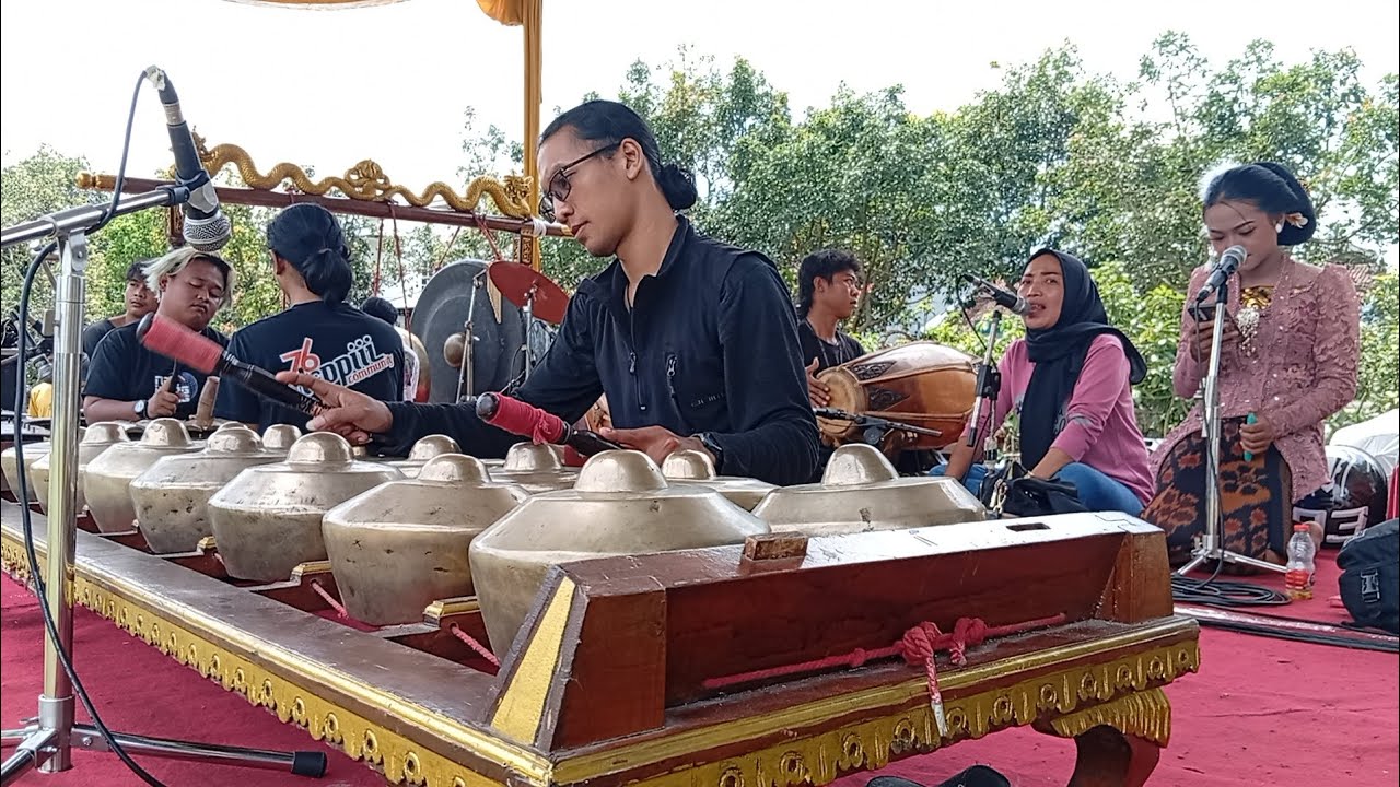 Gendingan part 1 Ebeg turonggo jati pabuaran live lapangan magel, purwokerto utara