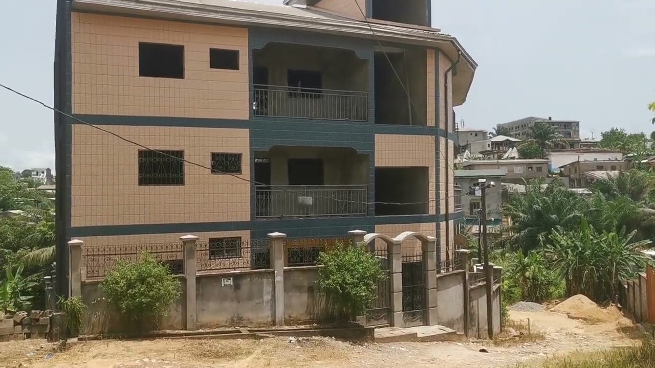 Douala-Pk11...540m2 à vendre mutation totale..morcellable..prix:55000f/m2..whatsapp:(+237)697444141