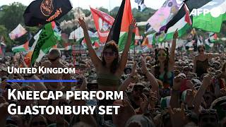 Download Lagu Huge crowd attends defiant Kneecap set at Glastonbury | AFP MP3 Download Lagu Huge crowd attends defiant Kneecap set at Glastonbury | AFP MP3