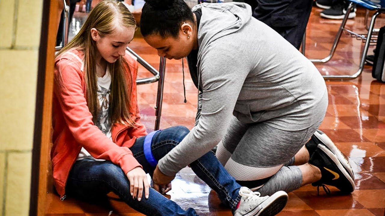 Students Learn To Treat Gunshot Wounds Because Politicians Ignore Gun